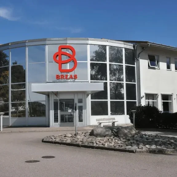 Breas logo and headoffice